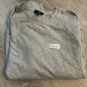 Patigonia sweatshirt